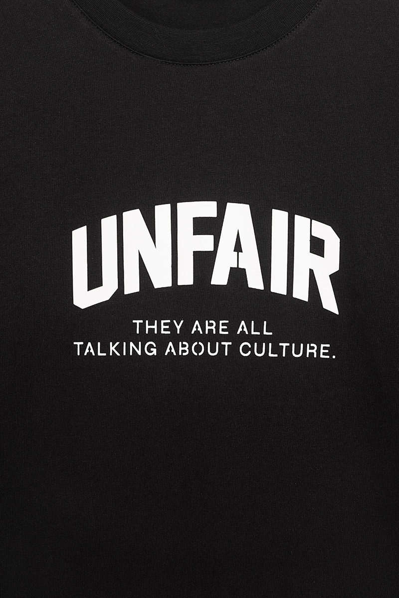 Unfair Athletics TAATAC T-Shirt Schwarz Print Nahaufnahme
