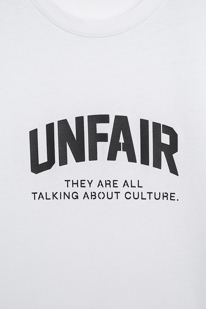 Unfair Athletics TAATAC T-Shirt Weiß Print Nahaufnahme